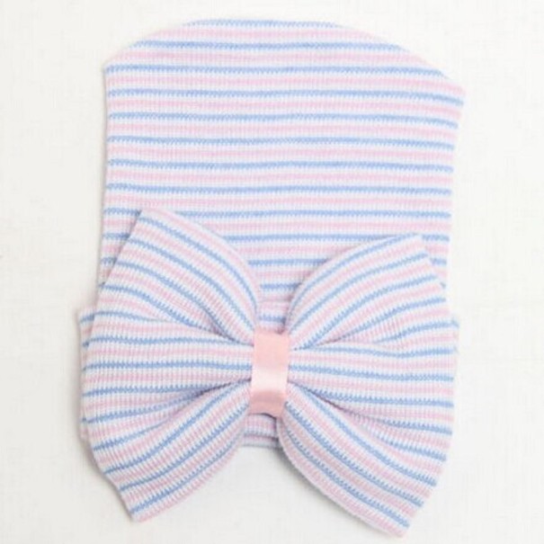 Gorro infantil con lazo de margaritas 1