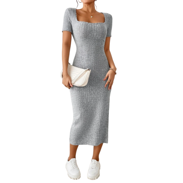 Graues Strickkleid mit kurzen Ärmeln Quadratischer Ausschnitt Eleganter Schnitt Seitenschlitz Bequemes Material Für Frühling und Sommer Für die Arbeit und die Stadt L