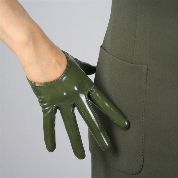 Guanti da donna in pelle sintetica lucida verde militare