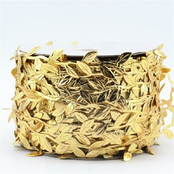 Guirlanda de Natal com folhas dourado