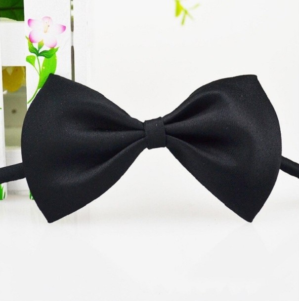 Guler cu papion negru