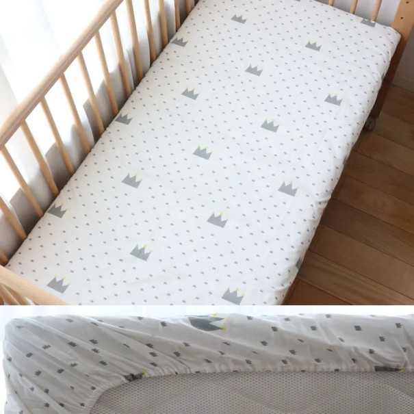 Gyerek ágynemű 130 x 70 cm Pamut feszített lepedő gumival a szélén Légáteresztő lepedő korona mintával 1