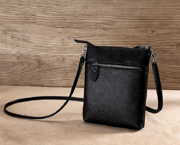 Γυναικεία τσάντα crossbody M1597 μαύρο