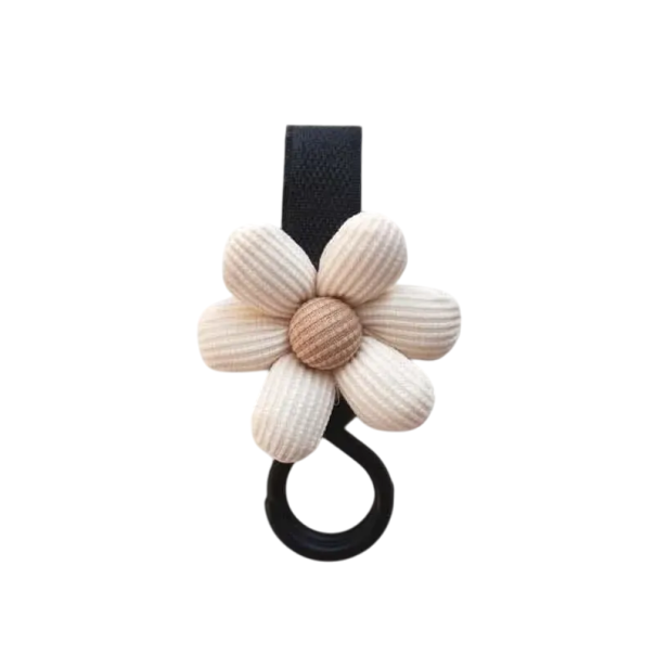 Haken für den Kinderwagen mit Klettverschluss 12 x 8 x 3 cm Praktischer Halter für Taschen mit einer Blume aus Garn Zubehör für Mütter Organizer für den Kinderwagen beige