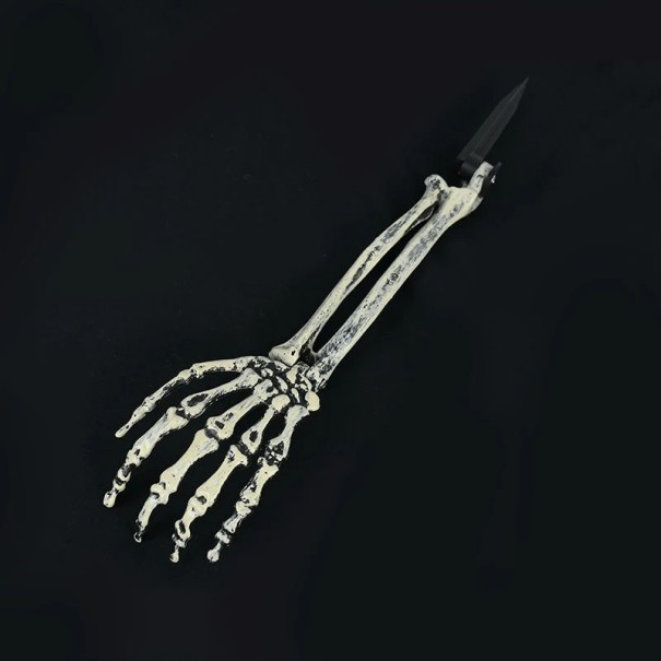 Halloween-Gartendekoration, Outdoor-Halloween-Requisite, Skelettarm, Rasendekoration, menschlicher Arm, Skelett, Skeletthand, die aus dem Rasen ragt, 46,5 x 10 cm 1