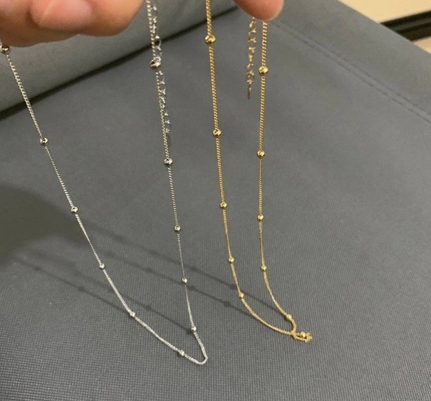 Halsband med pärlor