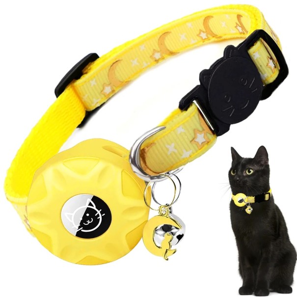 Halsband met houder voor AirTag voor katten en kleine honden Verstelbaar comfortabel halsband met print van maan en sterren Kleurrijke varianten Duurzaam materiaal geel