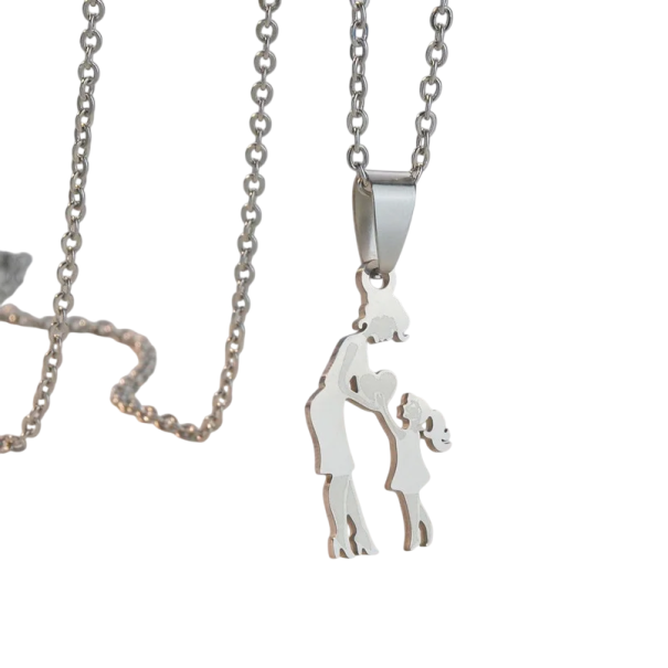 Halskette mit Anhänger von Mutter und Tochter Elegante Damenhalskette aus Edelstahl Symbol der mütterlichen Liebe Stilvolles Schmuckgeschenk silbern