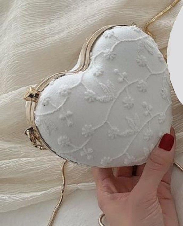 Handväska för kvinnor, hjärta M1648 vit S