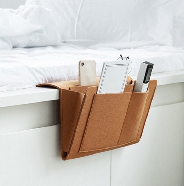 Hängender Organizer für das Bett braun
