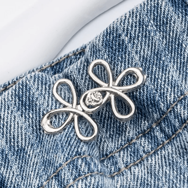 Hebilla de metal ajustable con forma de trébol para cintura, ajuste de pantalones, sin costuras, hebilla elegante para jeans, faldas, cierre rápido, decoración. plateado