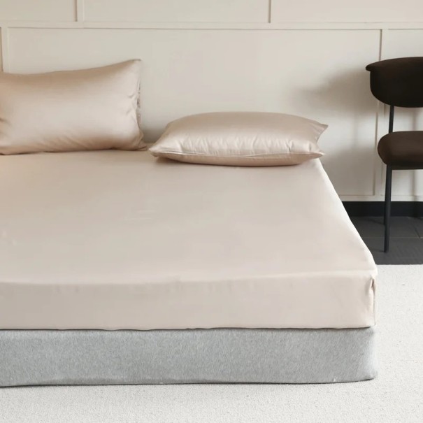 Hedvábné napínací prostěradlo 160 x 200 x 30 cm 100% morušové hedvábí Luxusní prostěradlo na matraci Elastická guma po obvodu krémová