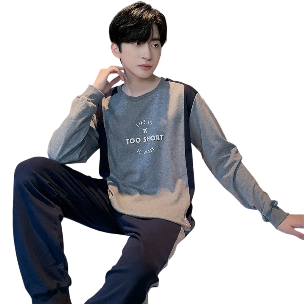 Herrenpyjama mit langem Arm und Hose O-Ausschnitt Polyester Spandex Graues Pyjama mit dem Aufdruck life is too short to wait S