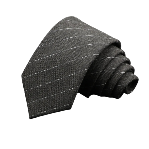 Herreslips i bomuld med quiltet mønster. Moderne mønstret slips 145 x 6 cm. Stilfuldt tilbehør til mænd til arbejde og sociale begivenheder. Elegant smalt slips. grå