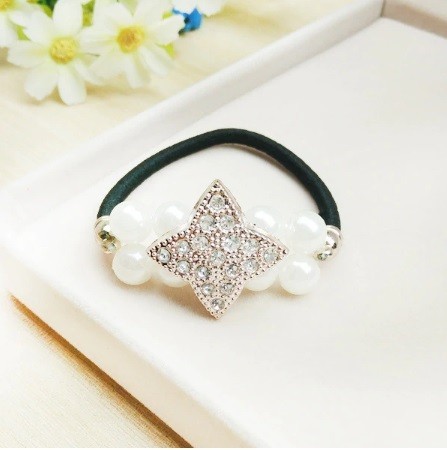 Hiuspanta helmillä ja koristeilla 2