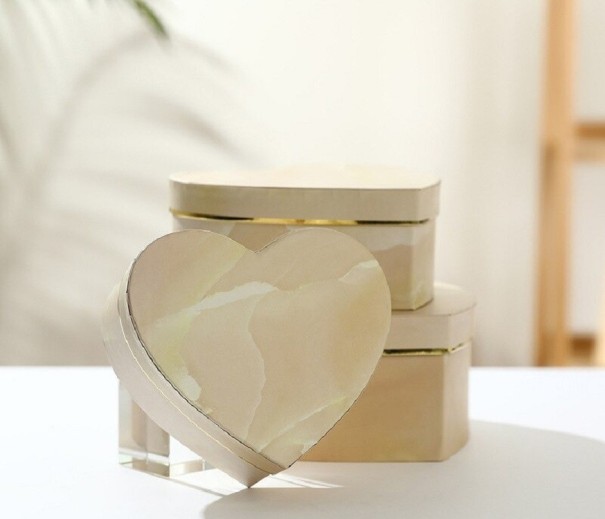 Hjerteformet gaveæske 3 stk. beige