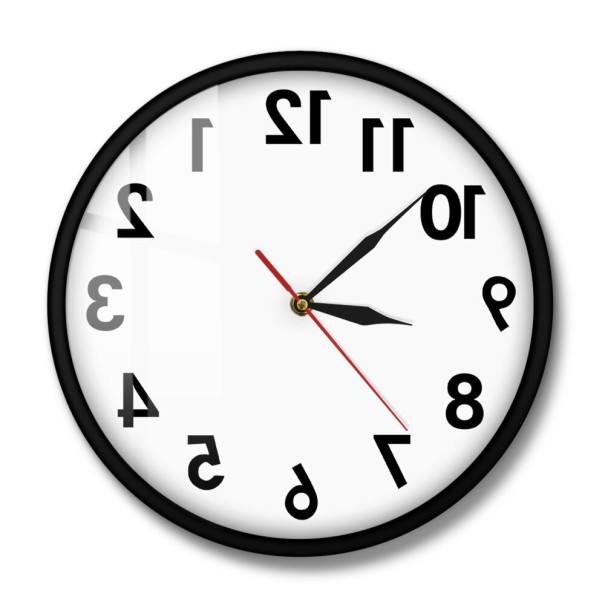 Horloge murale inversée 2