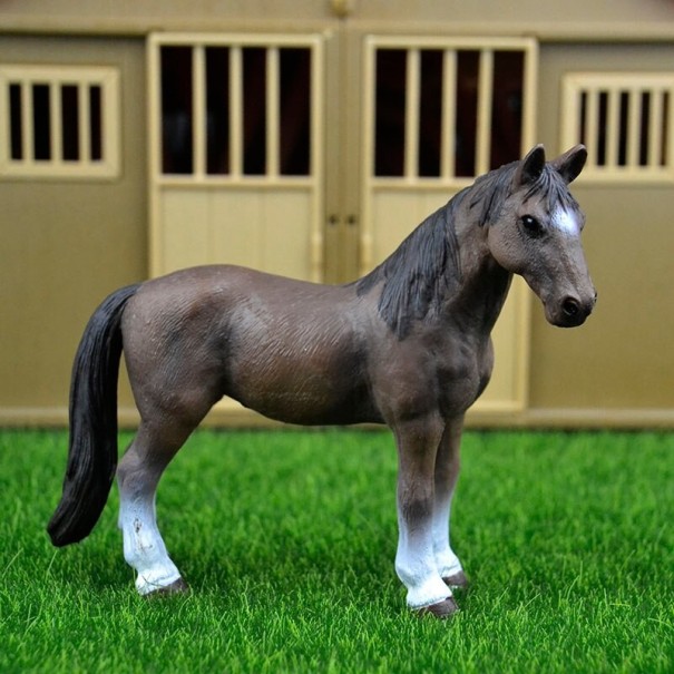 Horse Figurine A852 4