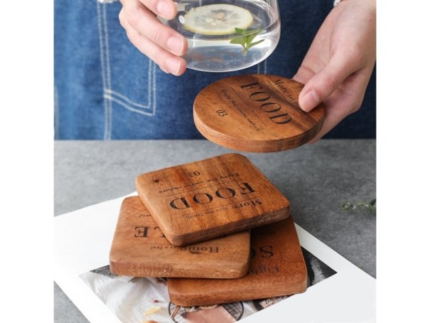 Houten onderzetter met opschrift