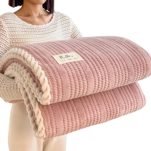 Hřejivá zimní deka 180 x 200 cm Měkká nadýchaná přikrývka na postel i gauč Jemná teplá deka pro každodenní pohodlí růžová