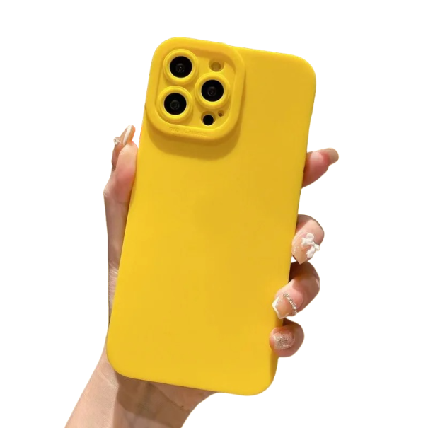 Husa din silicon mat cu protectie pentru lentile pentru iPhone 15 galben