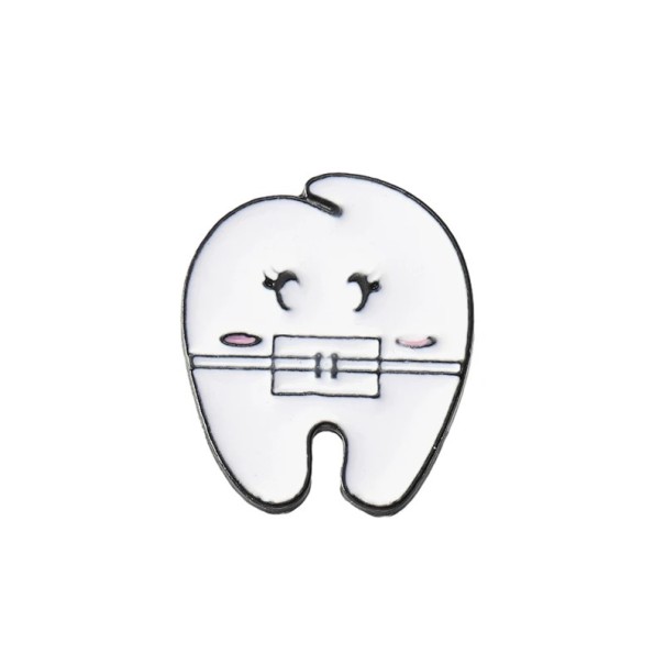 Insignă pin din metal alb în formă de dinte cu aparat dentar, pentru îmbrăcăminte, rucsac, geantă, accesoriu, motiv desenat cu element ortodontic 1
