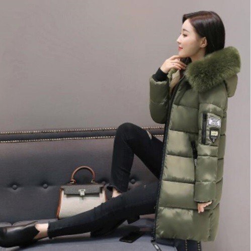 Jachetă de iarnă de damă cu guler distinctiv J3006 verde inchis S
