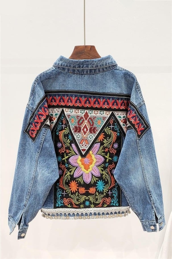 Jachetă din denim pentru femei cu broderie colorată de flori și ornamente pe spate Margine din dantelă cu pandantive argintii Albastru deschis Bumbac 1