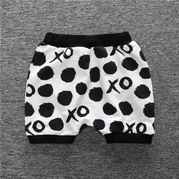 Jongenskorte broekjes met een tic-tac-toe print 12-24 maanden