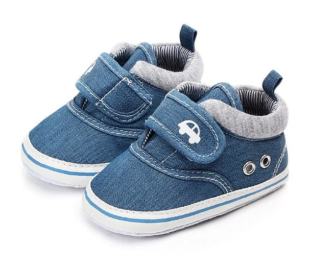 Jongenspantoffels met een auto blauw 6-12 maanden