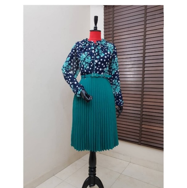 Jurk met geplooide rok turquoise M