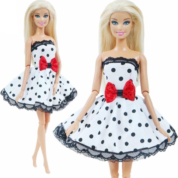 Jurken en outfits voor Barbie 5