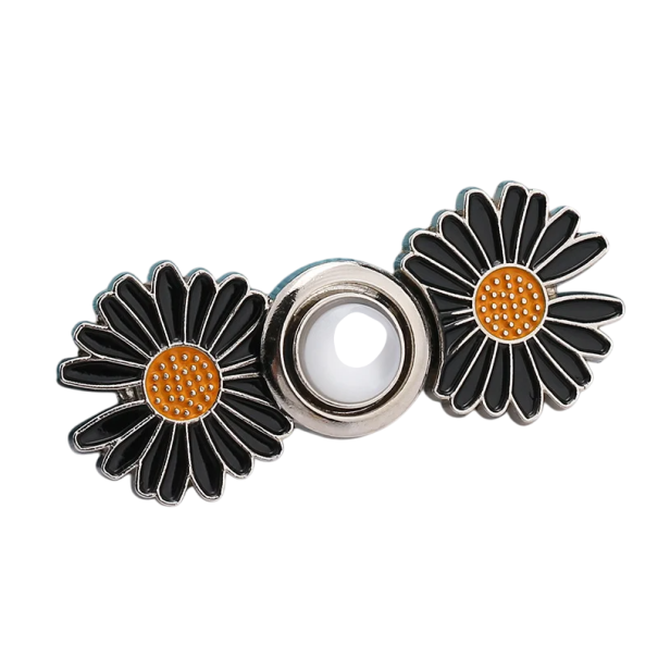 Justerbar metalspænde i taljen 4,6 x 1,9 cm perledekoration med blomster. Strammer bukser. Ingen syning. Elegant spænde til jeans, nederdele, shorts. sort