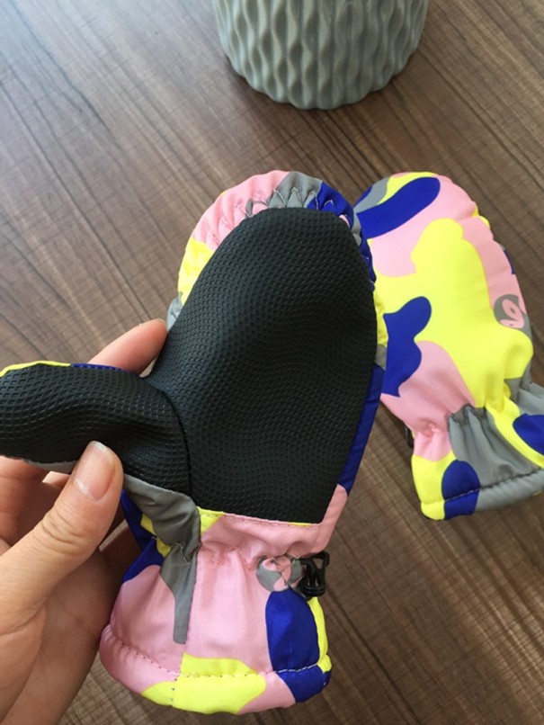 Kamouflagevantar för barn