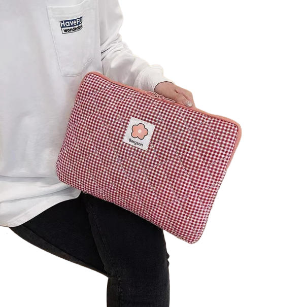 Karierte Hülle für MacBook und iPad 12,9 - 13,3 Zoll, 33 x 24 cm rot