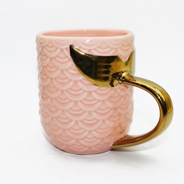 Keramikbecher mit goldenen Flügeln rosa