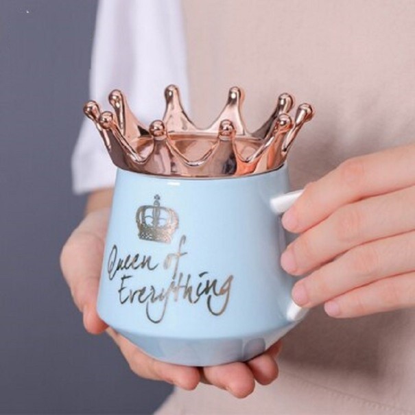 Κεραμικό φλιτζάνι με καπάκι σε σχήμα κορώνας μπλε