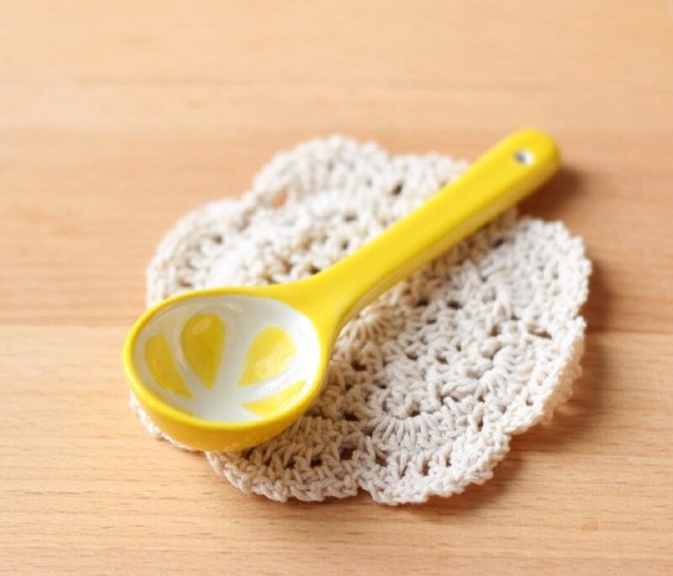Keramische lepel met fruitmotief 7