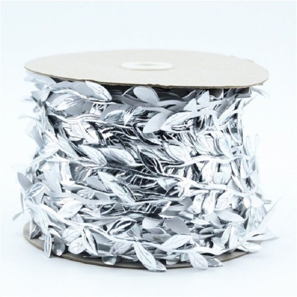 Kerstkrans met bladeren zilver