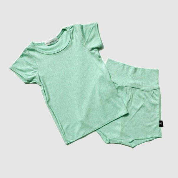 Kinder-T-Shirt und Shorts L1322 6-9 Monate A