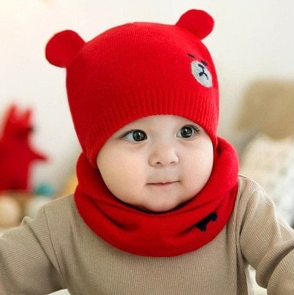 Kindermuts en halsdoek set van 2 stuks rood