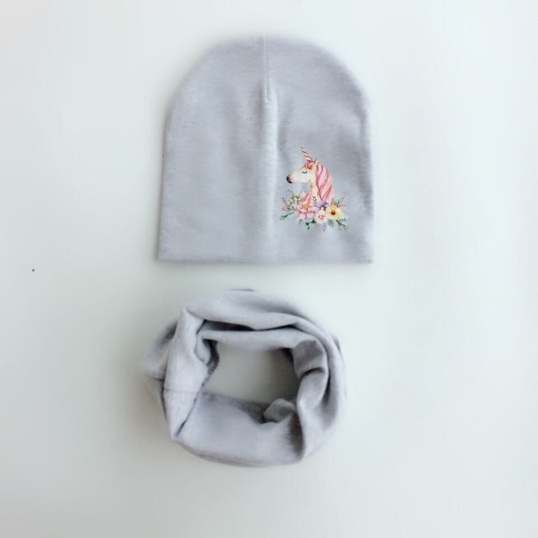 Kinderset van muts en halsdoek met eenhoorn