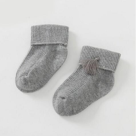 Kindersocken mit Fransen grau 0-3 Monate