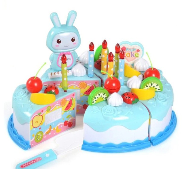 Kindertaart van plastic met een konijntje lichtblauw