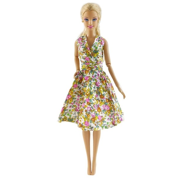 Kleding en jurken voor Barbie 13