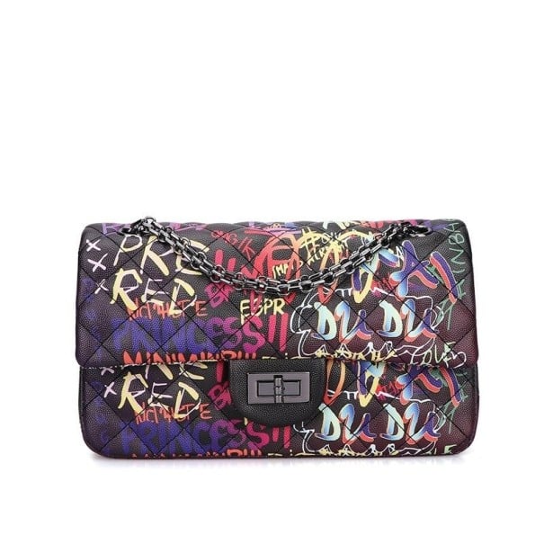 Kleine Damen gepolsterte Tasche aus Kunstleder mit Klappe Kette über die Schulter Drehverschluss Bunter Graffiti-Druck 25 x 16 x 8 cm schwarz