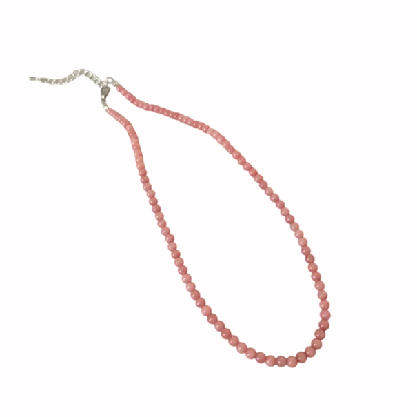 Korálkový náhrdelník z veľkých guľôčok 8 mm, pravidelne navlečené korálky, výrazný minimalistický šperk s elegantným vzhľadom ružová