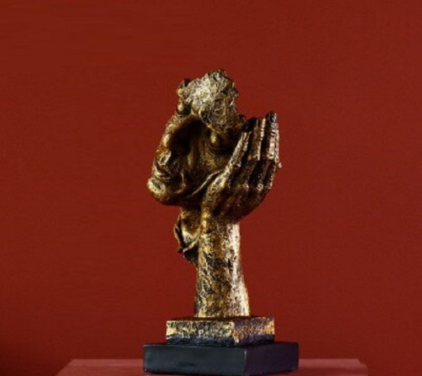 Koristeellinen rintakuva 9