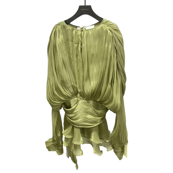 Korte jurk met ballonmouwen en strikbandje bij de hals. Geplooide rok met wikkeleffect. Licht vloeiend materiaal. Elegante mini-jurk. legergroen M