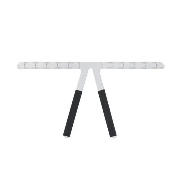 Kovové meracie pravítko na obočie 14 × 12 cm Nerezová šablóna pre presné určenie tvaru a symetrie obočia strieborná